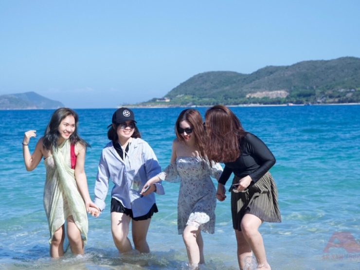 NT-02: Tour 3 đảo cano cao tốc: Vịnh San Hô – Làng Chài– Bãi Tranh